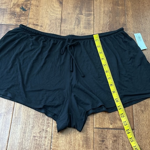 NWT Old Navy Active wear Short Rayon Lightweight Black Size L - Picture 4 of 8
